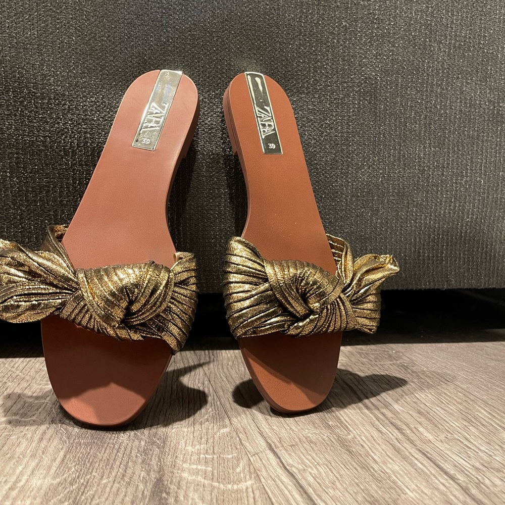 ZARA Gold Bronze Metallic Bow Sandal Slides size 8 39